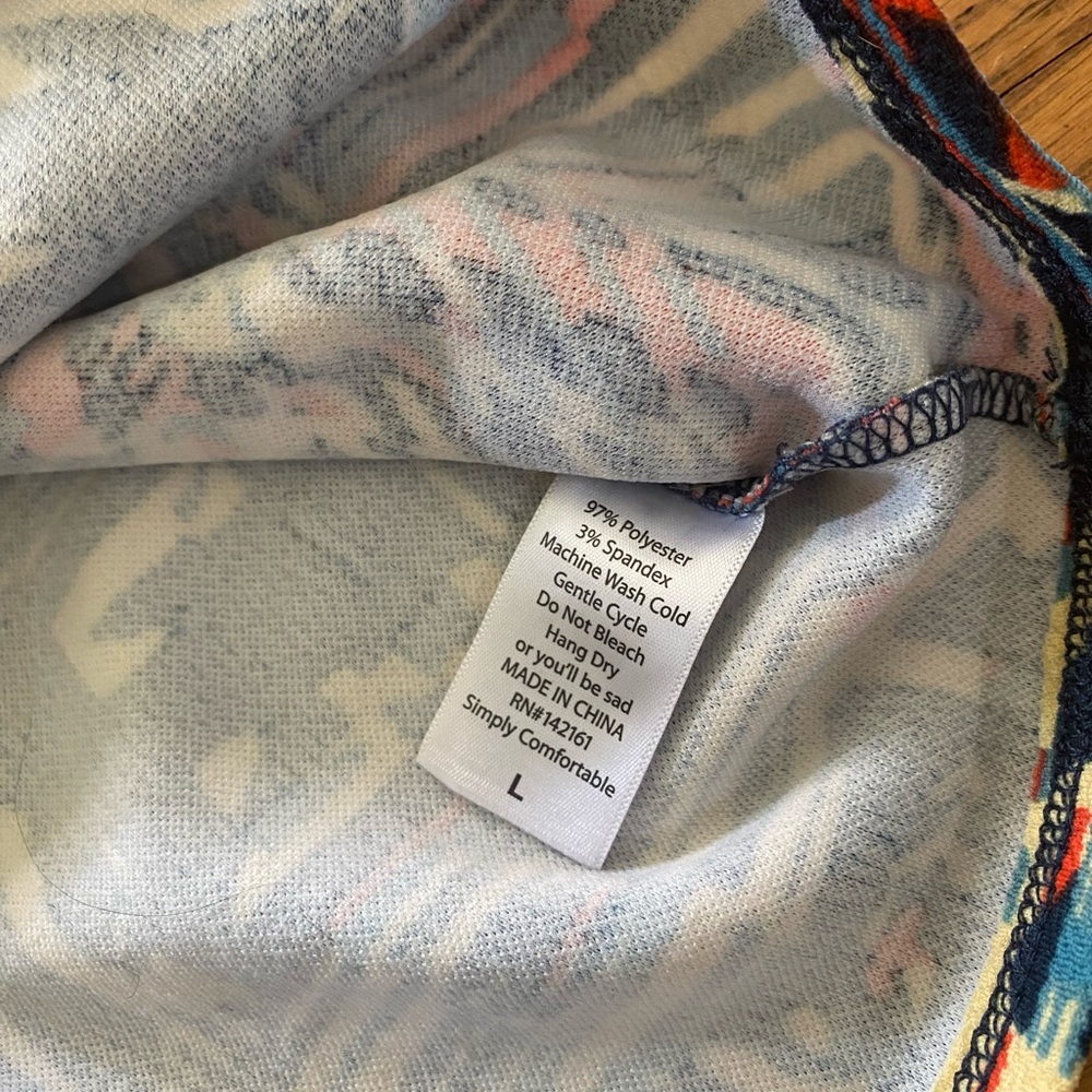 LulaRoe women’s Aztec print skirt - size L - Picture 6 of 6